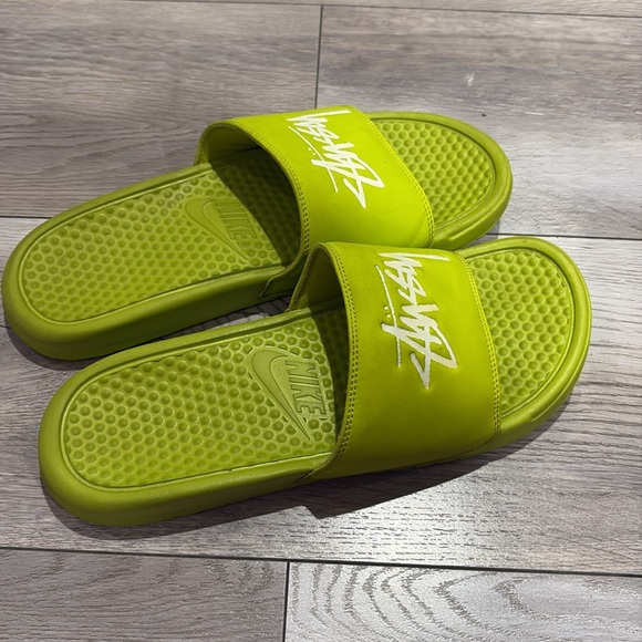 Stussy x Nike Benassi Slides Bright Cactus - Picture 2 of 7